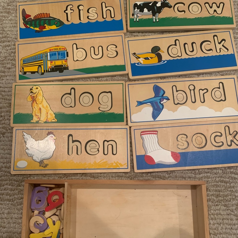 Melissa Doug wooden spelling puzzles - Picture 2 of 3